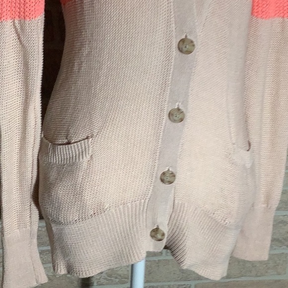 American Eagle Outfitters - Sz XS - sweater jacket peach tan with pockets - Picture 3 of 6